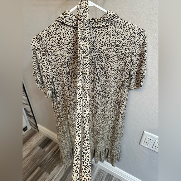 NWOT leopard casual dress with pockets. Size Small. Dress by Jespa - Picture 3 of 5